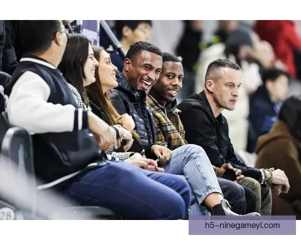 以斯卢茨基队员少打一人拼到底